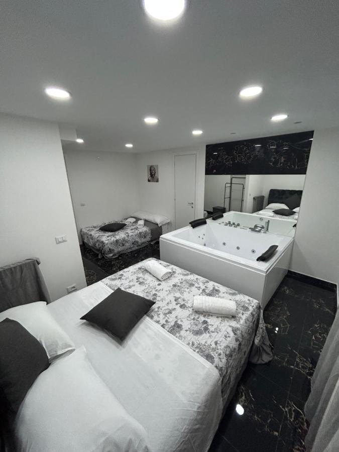 Giovanni Luxury Suites Nápoles Exterior foto